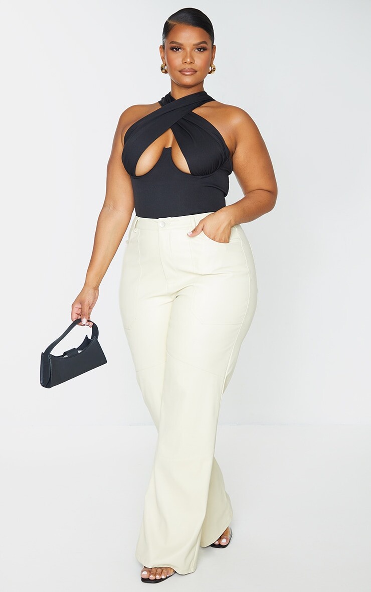

PrettyLittleThing Черное тканое боди на косточках с перекрестием спереди Plus