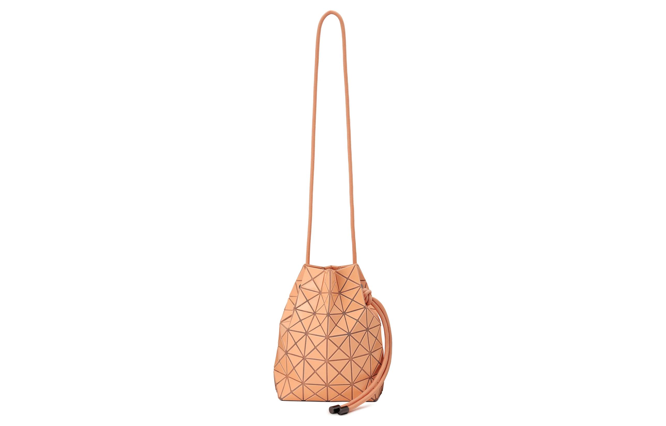 

ISSEY MIYAKE Сумка через плечо из поливинилхлоридной смолы