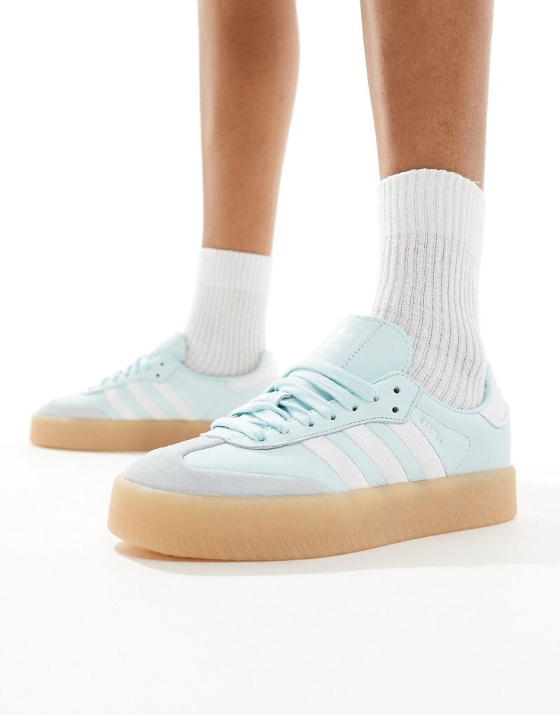 

Голубые и белые кроссовки adidas Sambae с резиновой подошвой, Белый, Голубые и белые кроссовки adidas Sambae с резиновой подошвой