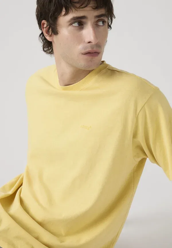 Футболка Levi'S Vintage tee basic t-shirt, цвет гармент дай рафия — фото 4