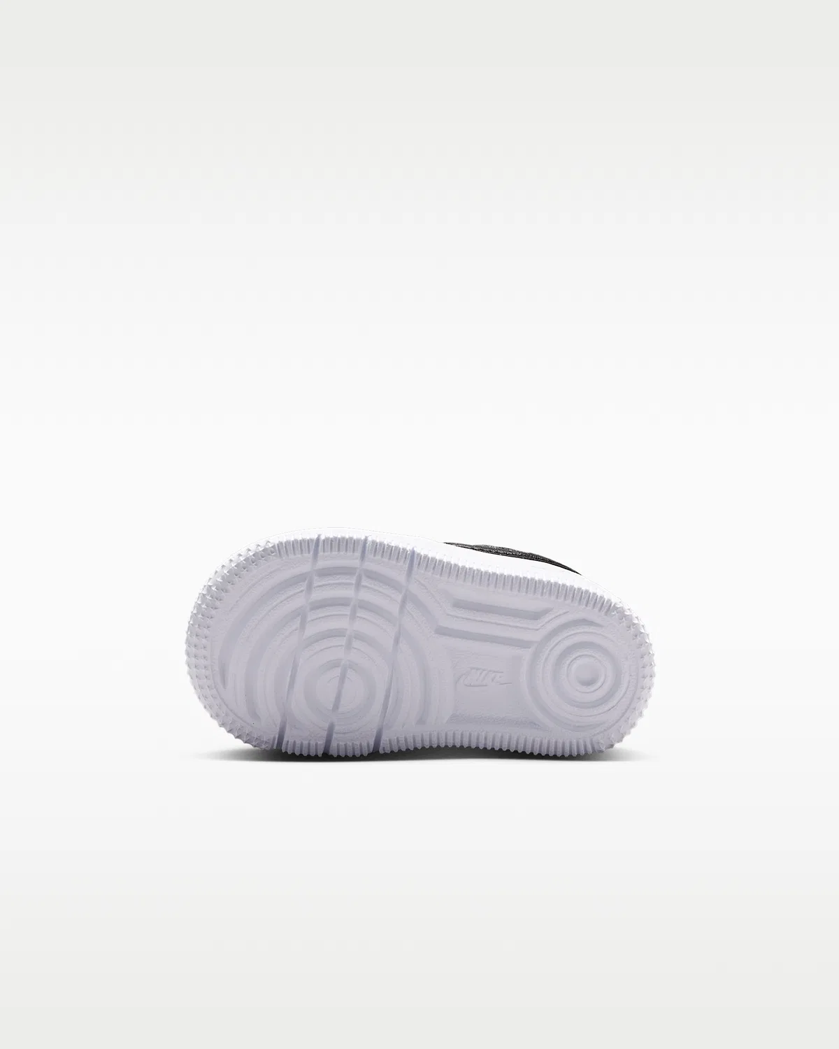 Детские кроссовки Nike Force 1 Low LV8 5, Summit White/White/Metallic Silver/Black — фото 2