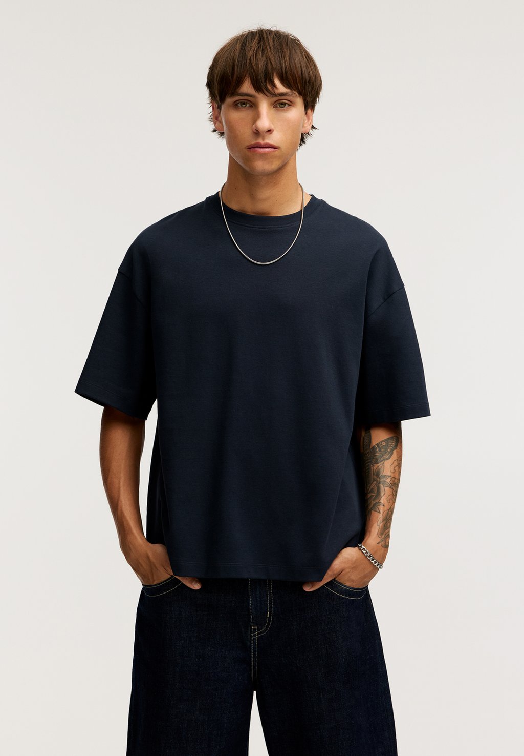 

Базовая футболка BOXY FIT PULL&BEAR, темно-синий