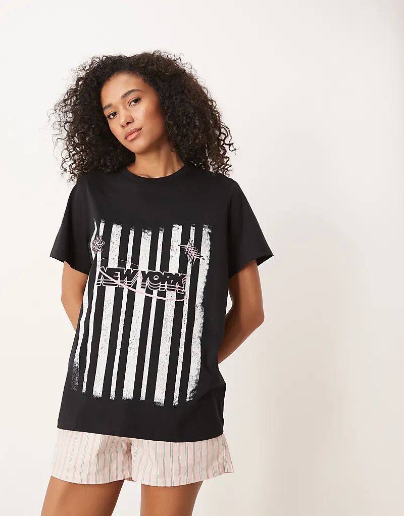 

Футболка ASOS DESIGN классического кроя со спортивным полосатым принтом черного цвета
