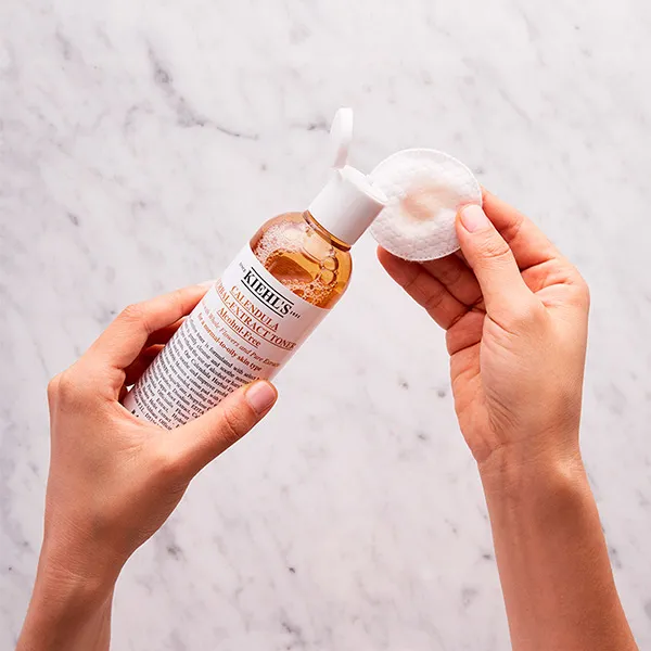 Пенка для умывания Kiehl's — Успокаивающий очищающий гель для лица Calendula Deep Cleansing Foaming Face Wash, 230 мл — фото 3