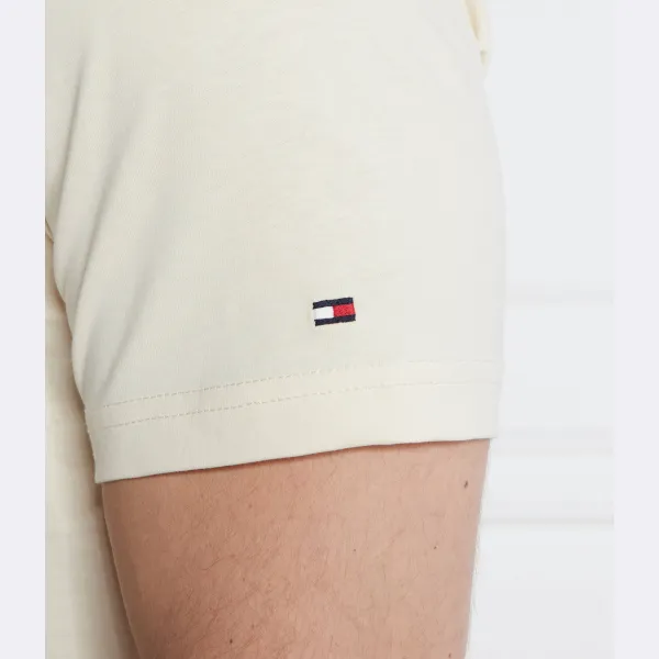 Футболка стандартного кроя с вышивкой букле и вышивкой Tommy Hilfiger, экрю — фото 4