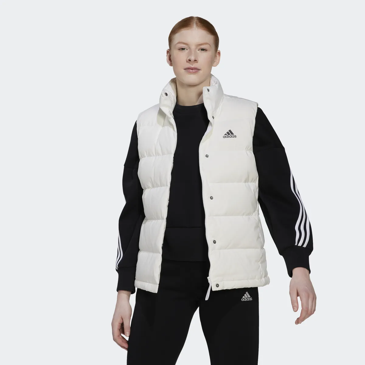 

Функциональный жилет Adidas Sportswear "HELIONIC DOWN VEST", белый