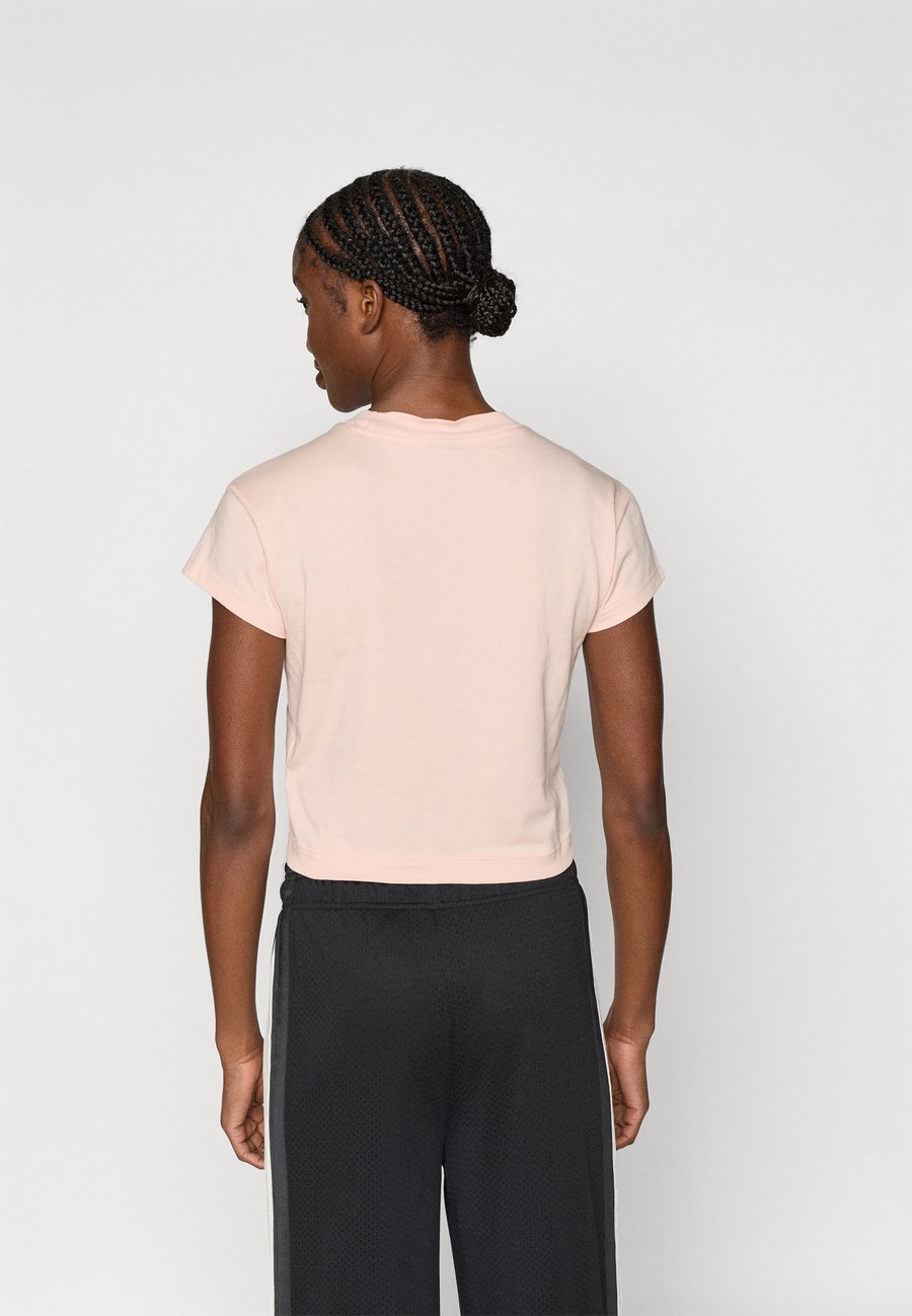 Спортивная футболка Adidas Sportswear TEE, Blush Pink/Pink — фото 3