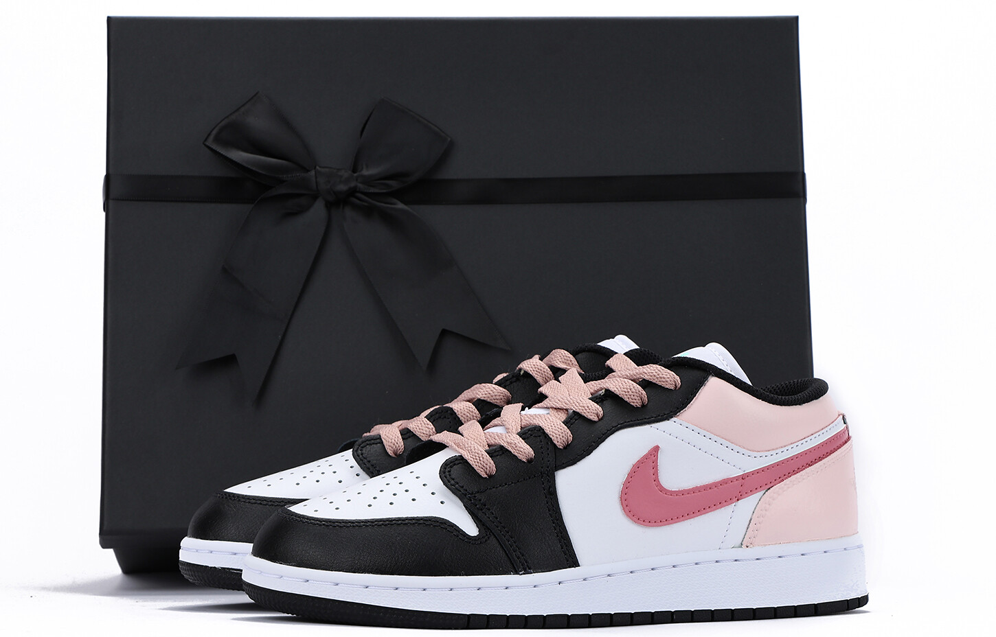 

Кроссовки Air JORDAN 1 Vintage Basketball Shoes Women's Low-Top Black Pink, розовый