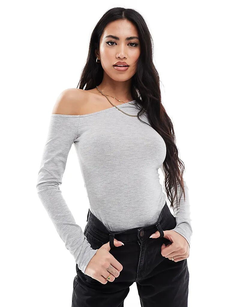 

Мягкий боди с открытыми плечами Miss Selfridge