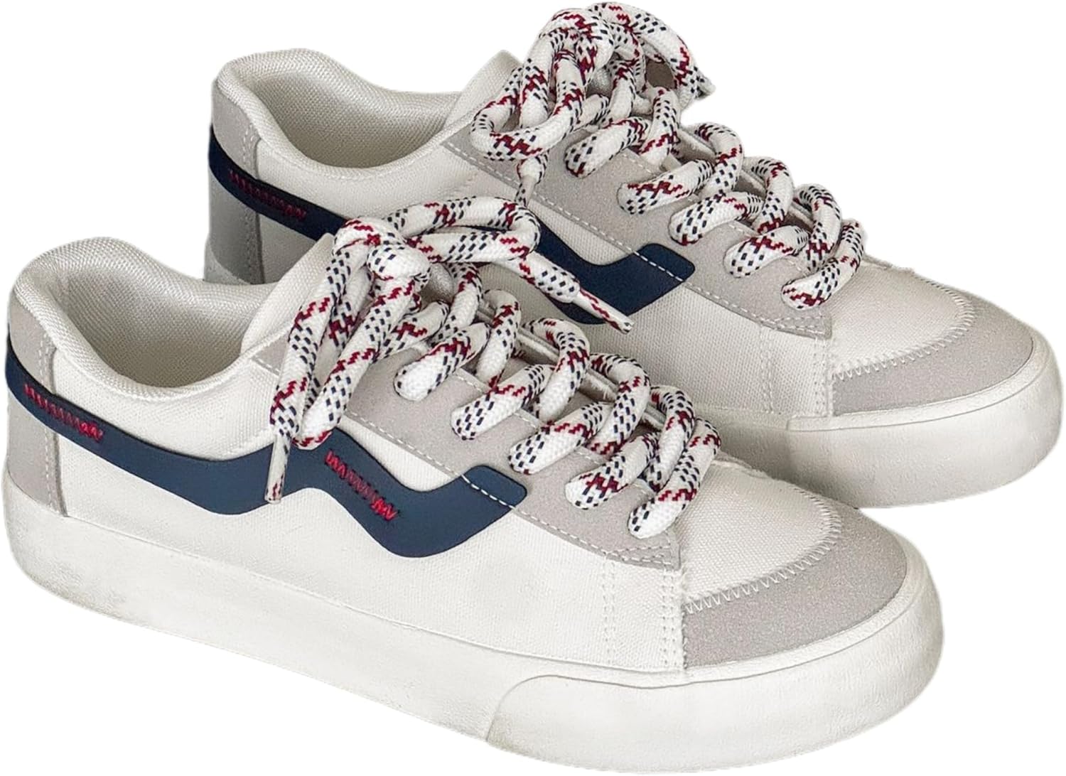 

Мужские модные низкие повседневные спортивные кроссовки - ретро-шнуровка, подошва из ПВХ, удобная и приятная к коже подкладка. Подходят для ежедневного ношения и активного отдыха на улице. Универсальны для любого сезона Clolinde, белый/синий