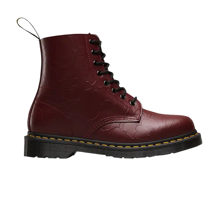 

Кроссовки Dr. Martens A Bathing Ape x Emboss Camo 1460 'Cherry Smooth', красный