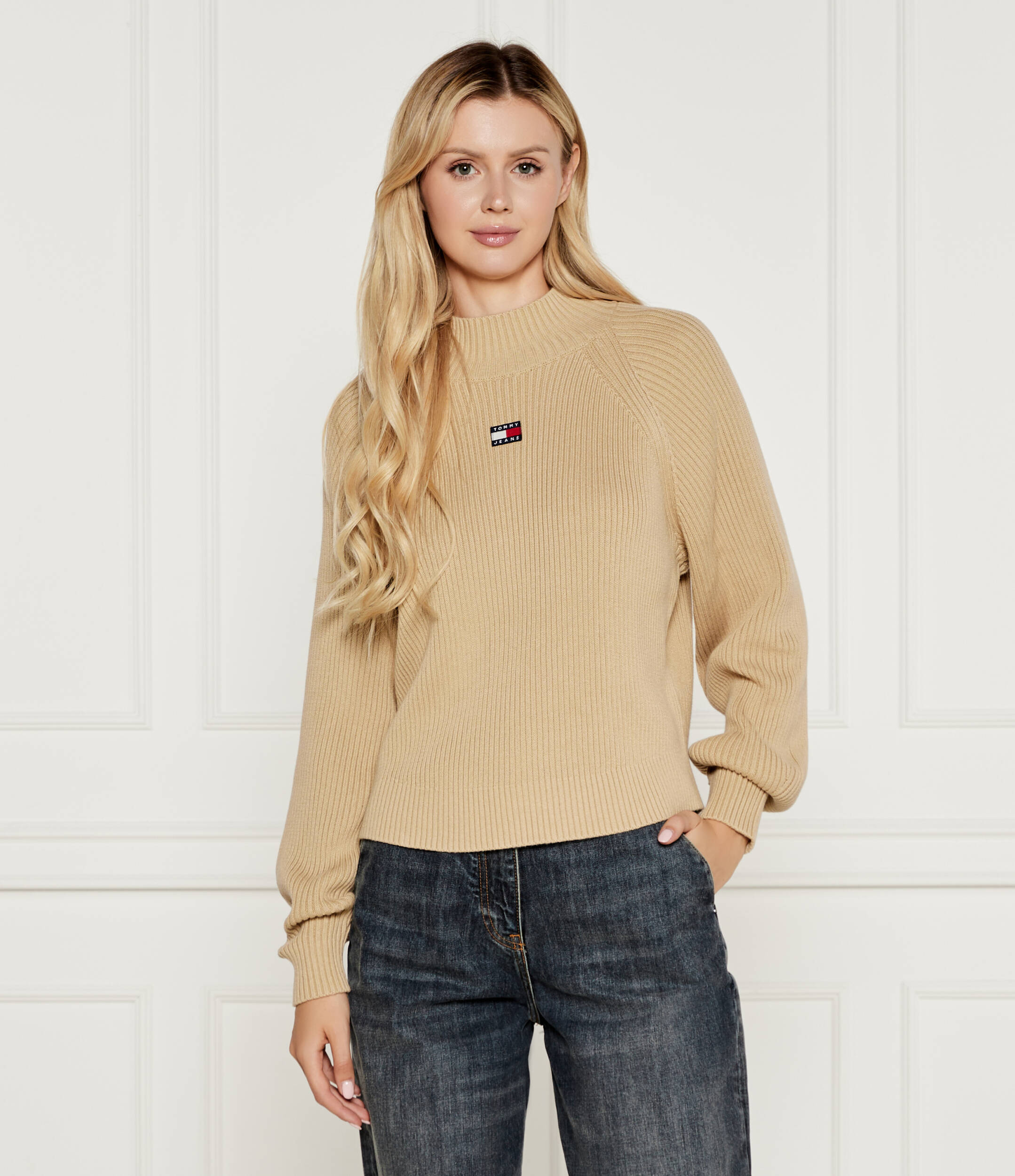 

Свитер Tommy Jeans Relaxed fit, бежевый