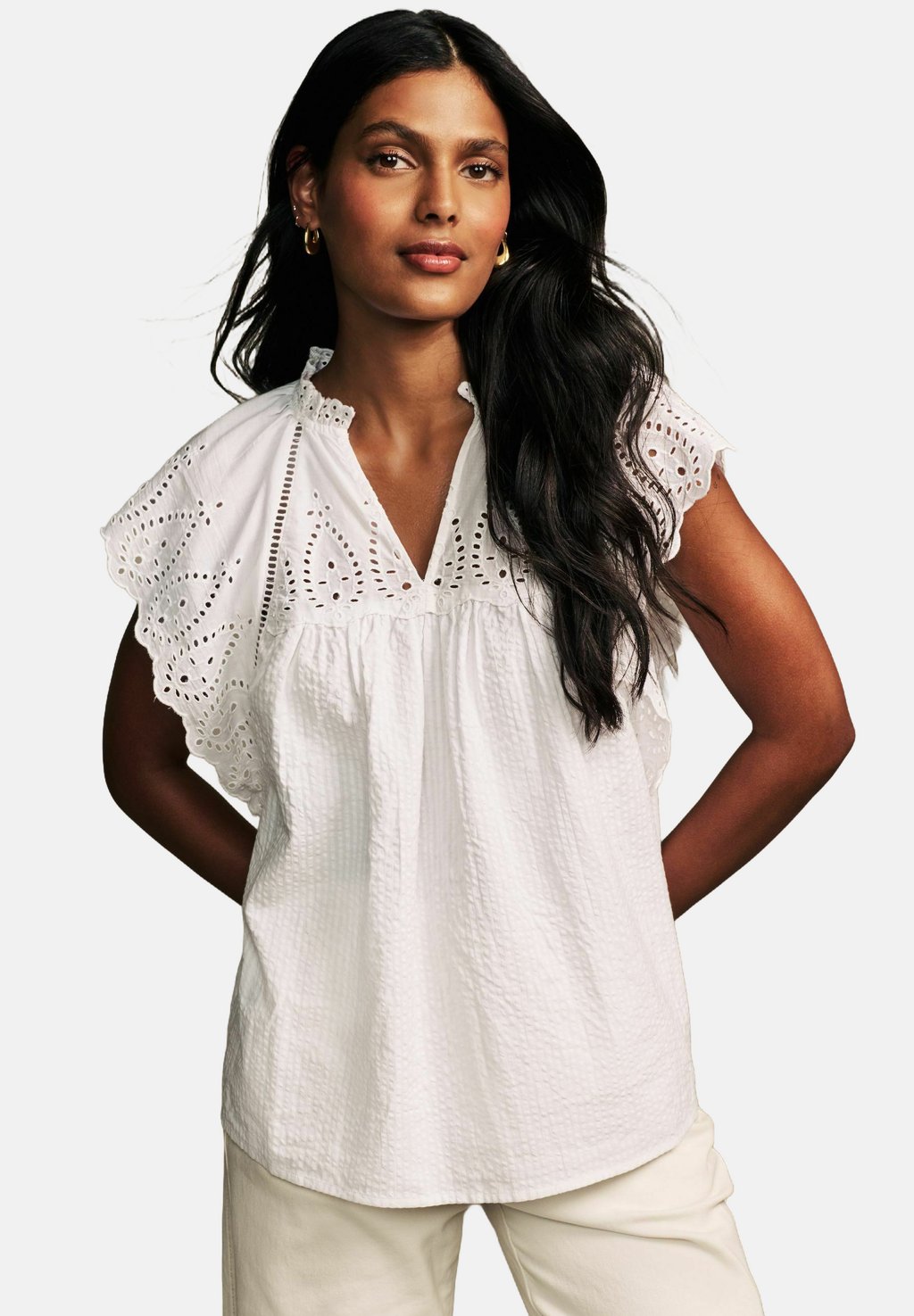 

Блуза SEERSUCKER BRODERIE Laura Ashley, белый