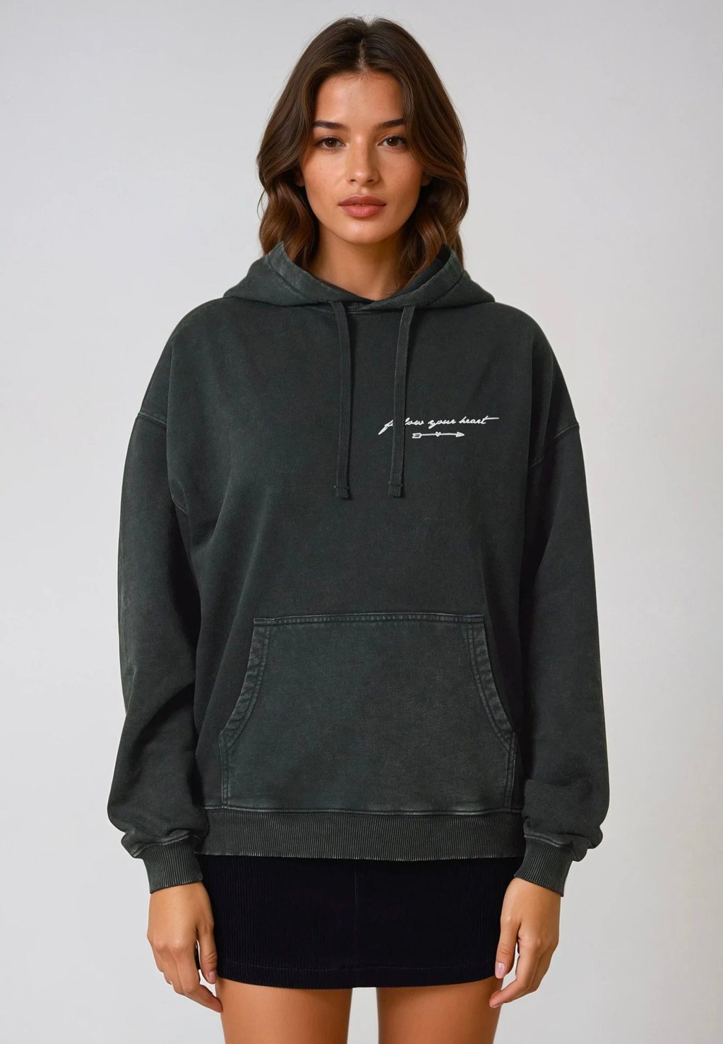 

Толстовка FOLLOW YOUR HEART EMBROIDERY UNISEX VINTAGE - Hoodie Mira Paris, цвет Black Denim