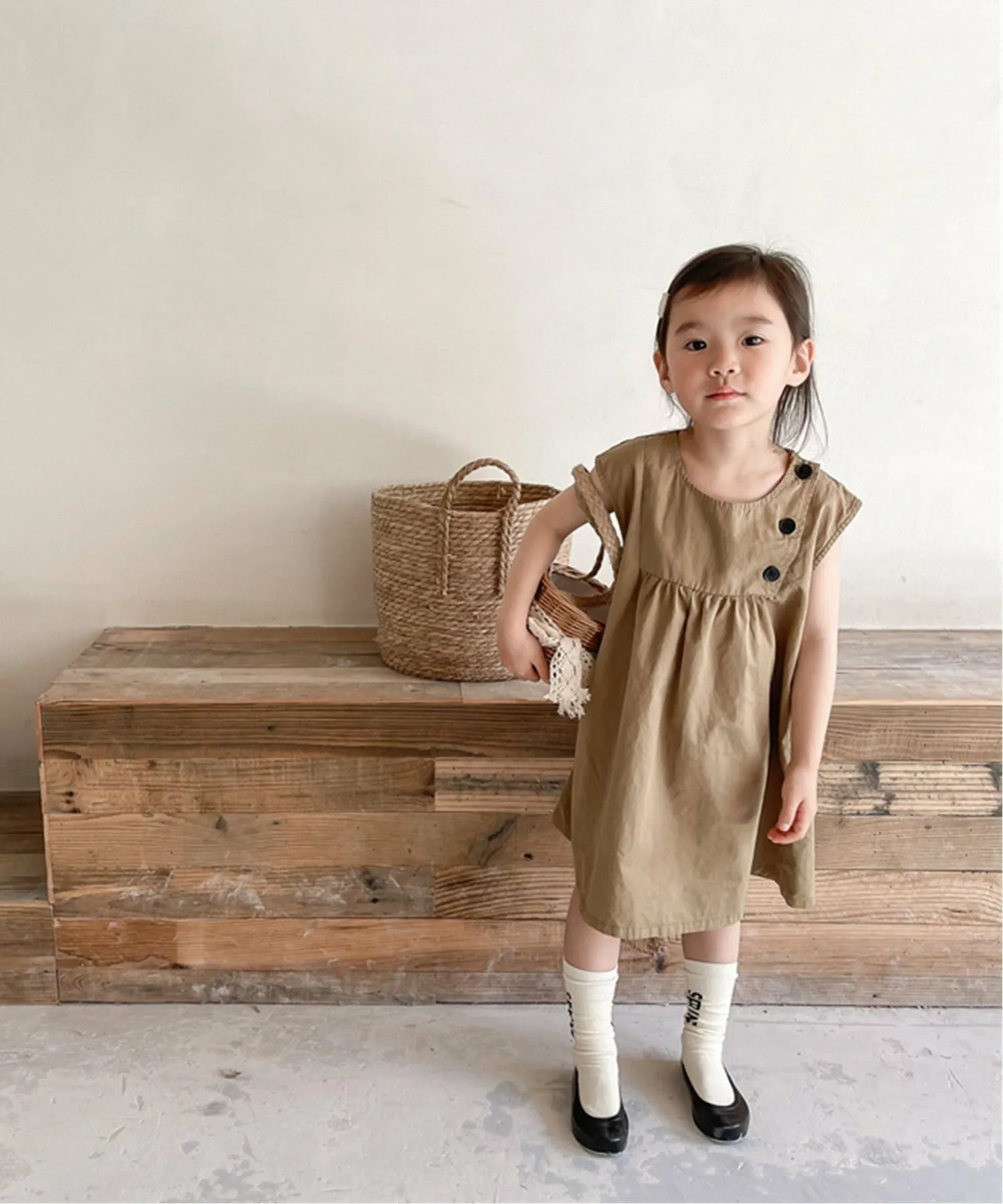Детское хлопковое платье корейского производства aimoha KIDS/ aimoha KIDS, цвет Dark Beige — фото 2