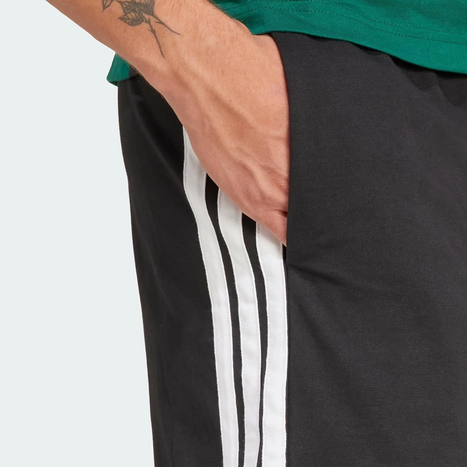 Мужские шорты adidas Essential Three Stripes Single Jersey Short 7IN — фото 3