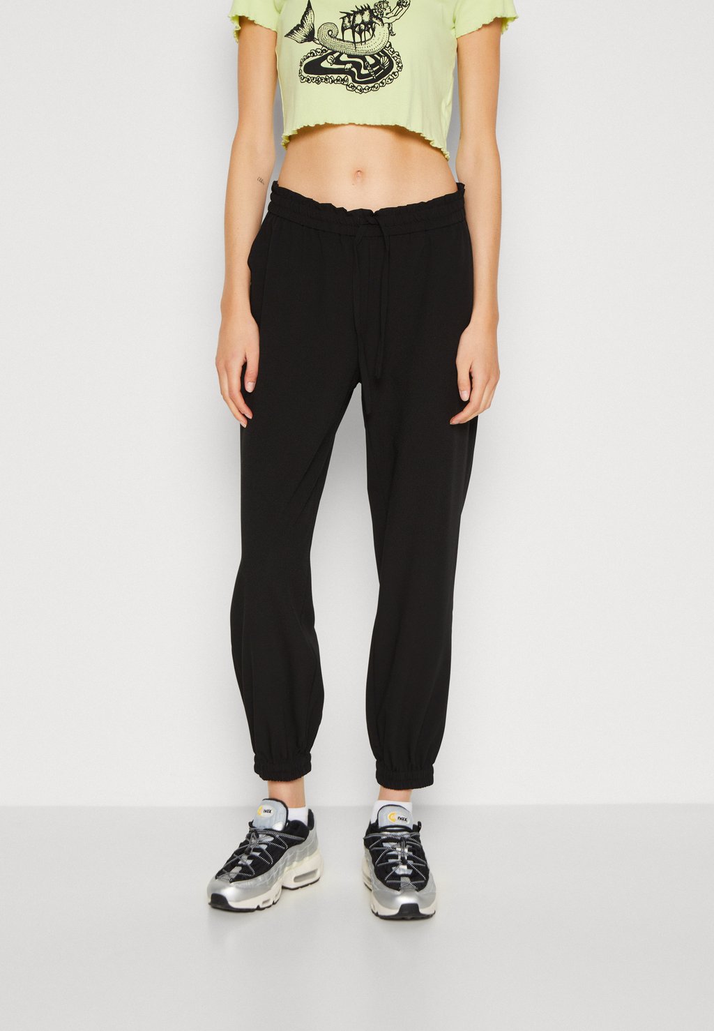 

Брюки VMZELDA TAPERED TRACK PANT Vero Moda, черный