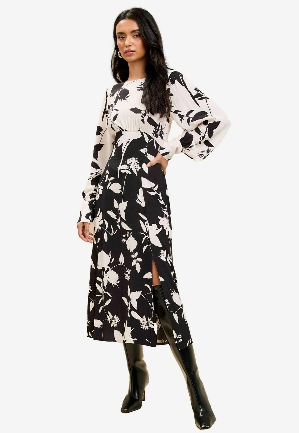 

Повседневное платье REGULAR FIT - FLORAL QUALITY RUCHED SIDE MIDI Lipsy, черный