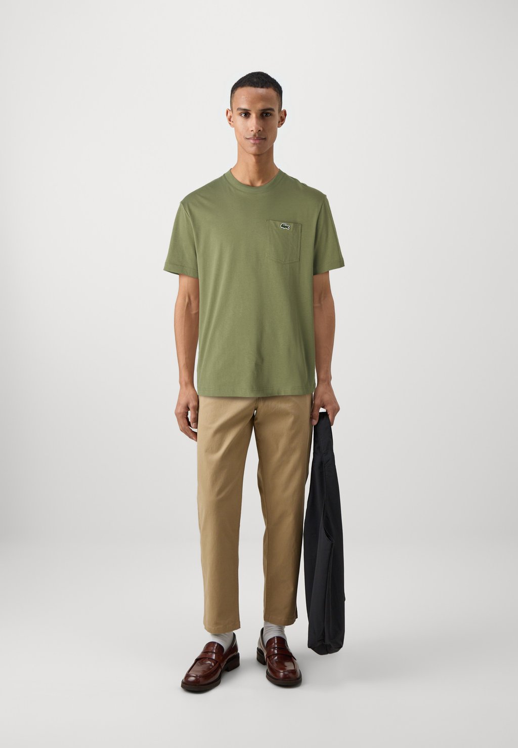 

Простая футболка Lacoste, цвет Khaki