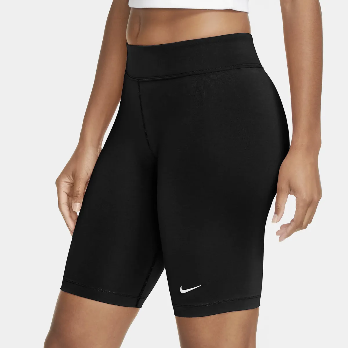 

Леггинсы Nike Sportswear "Женские велосипедки со средней посадкой Essential", черный