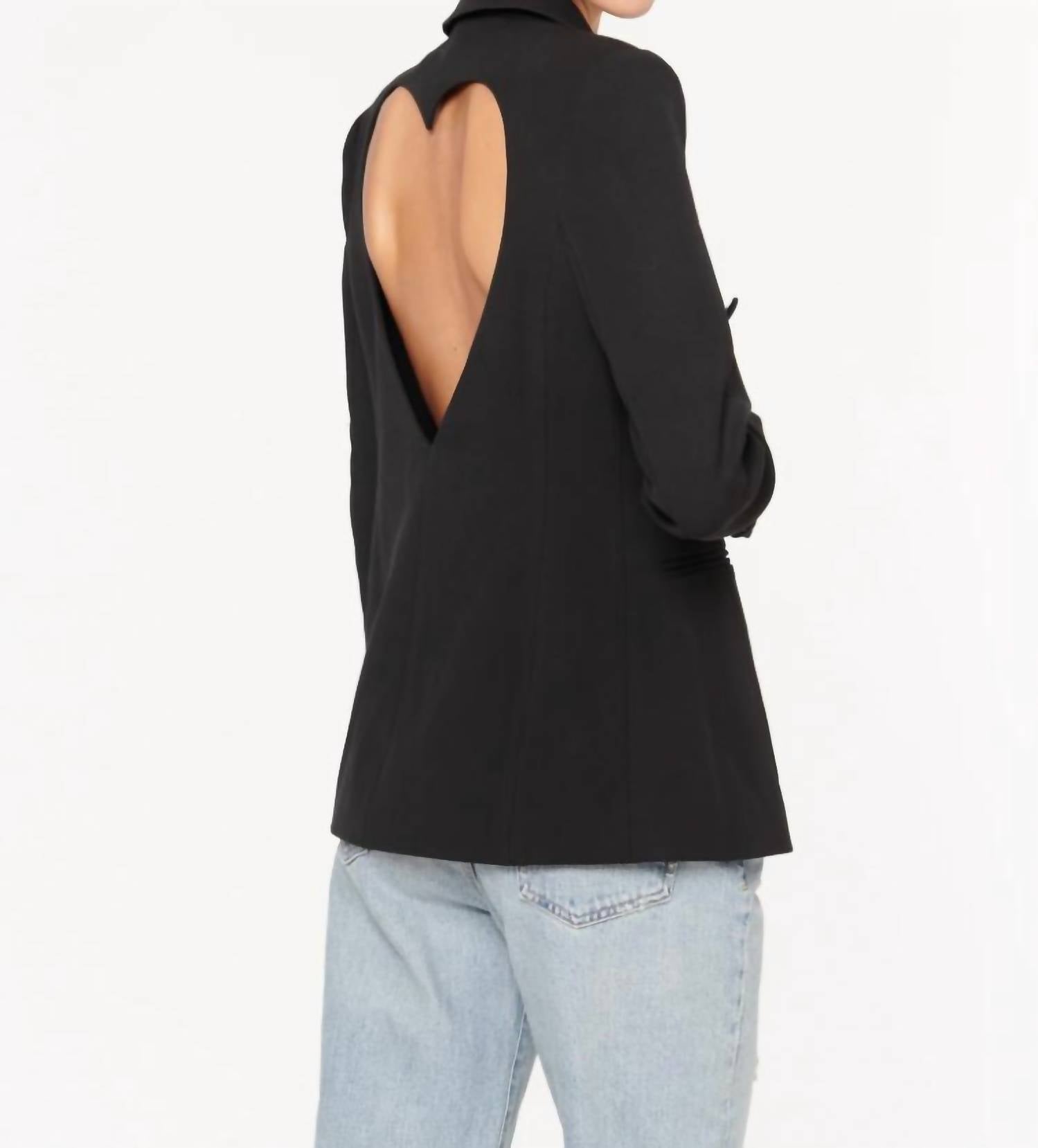 

Женский блейзер Yoon Heart Cut Out черного цвета Cami NYC