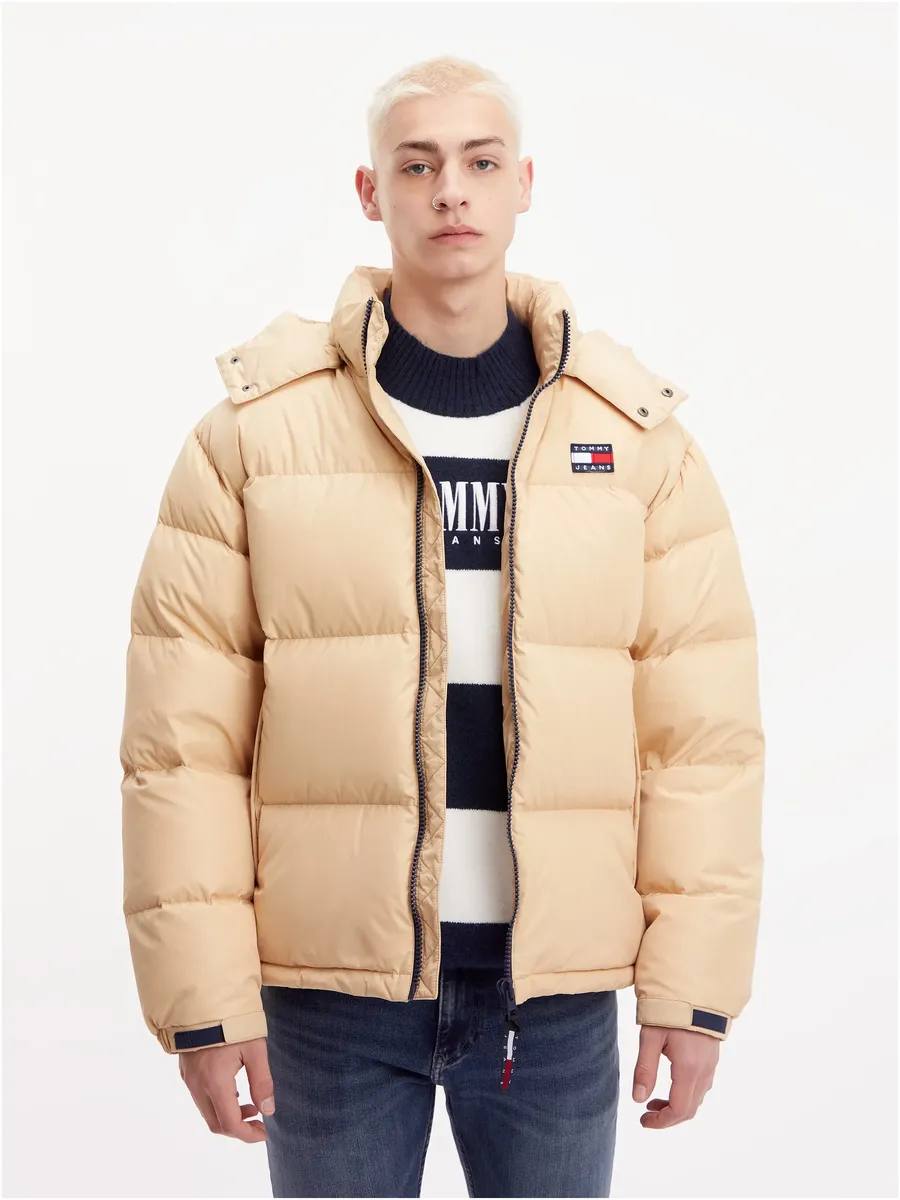 

Стеганая куртка Tommy Jeans "TJM ALASKA PUFFER", с капюшоном, с фирменной этикеткой, цвет Trench