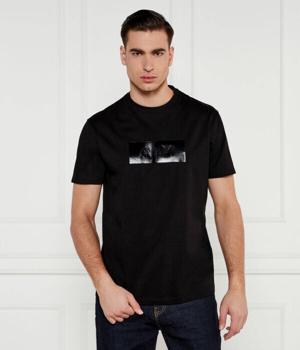 

Футболка Armani Exchange с изображением, черный