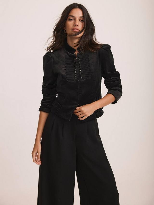 

Высокий воротник с пышными плечами вельветовая куртка в стиле милитари Mint Velvet