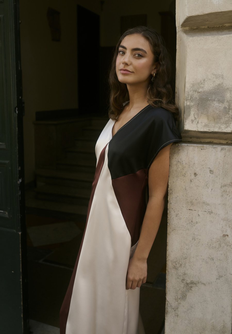 

Платье Culture CUANNABELLE DRESS, Zinfandel Fog Black/Bordeaux