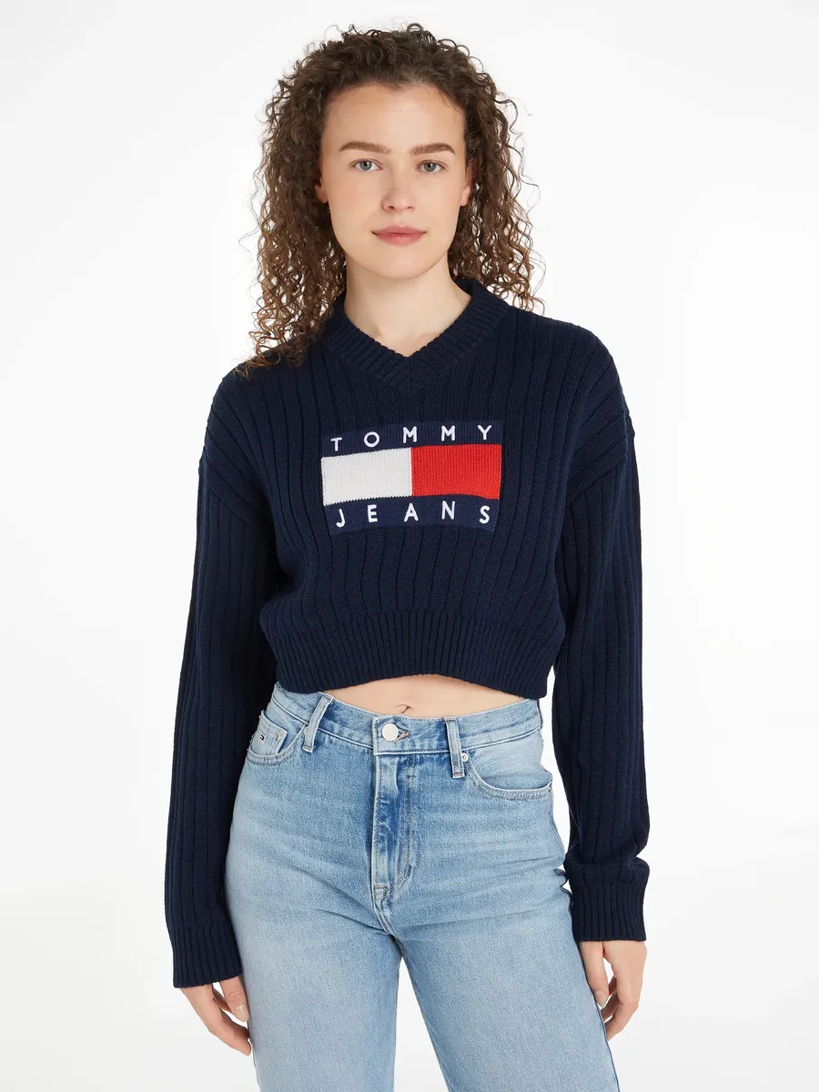 

Вязаный свитер Tommy Jeans "TJW VNCK CENTER FLAG SWEATER EXT" с центральным логотипом Tommy Jeans, синий