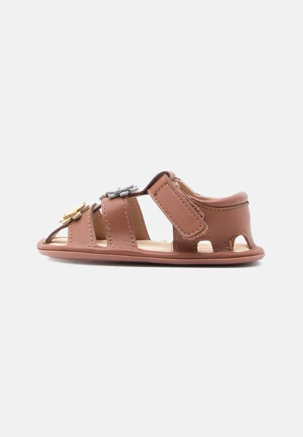 Первые туфли Friboo, Brown