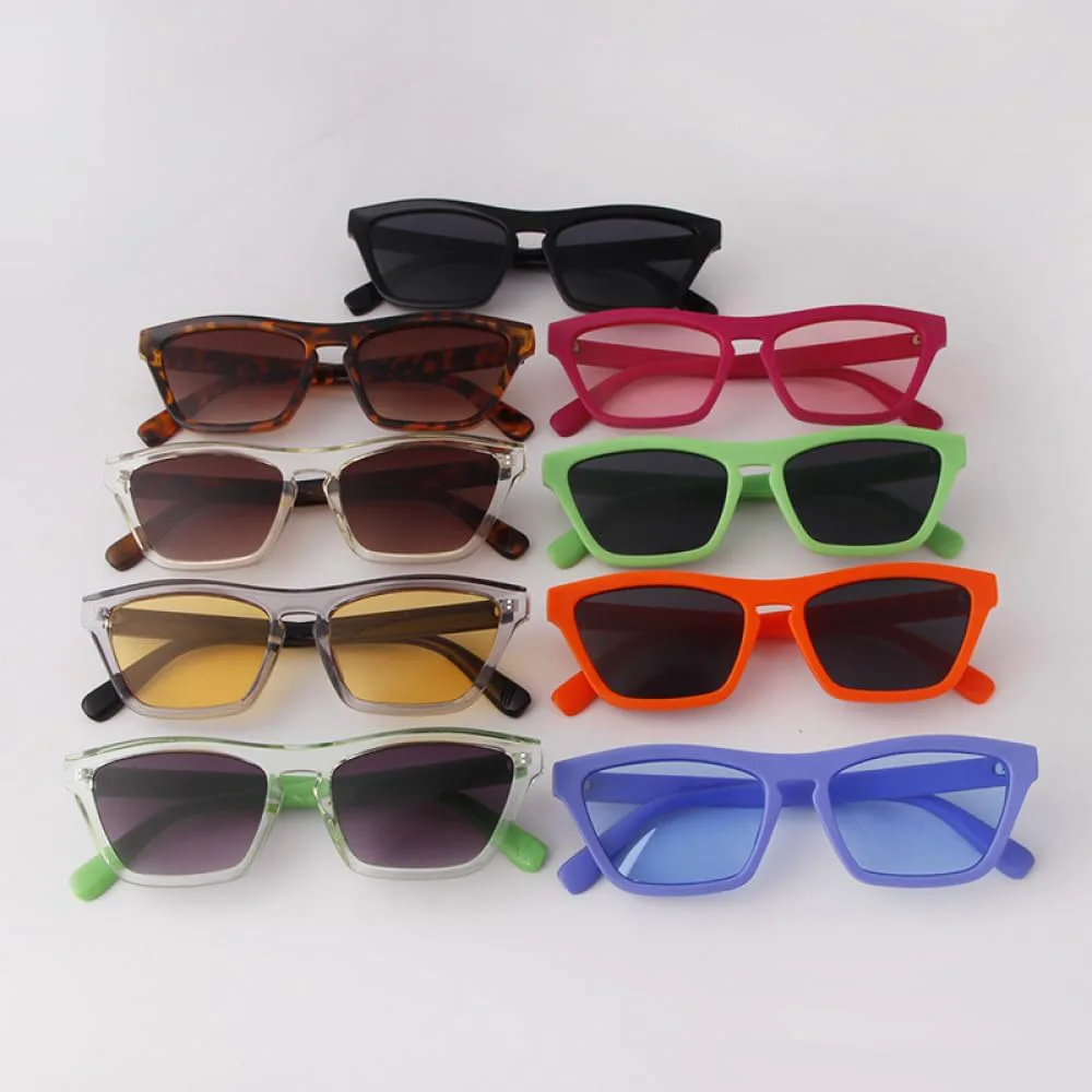 

Винтажные узкие прямоугольные солнцезащитные очки для женщин, ретро-солнцезащитные очки с заклепками и градиентным переходом цвета для мужчин TYUVIVO, C5