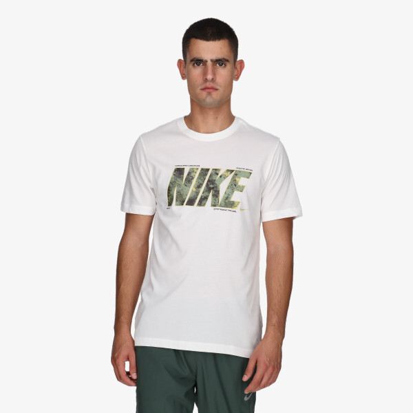 

Камуфляжная футболка Nike, белый