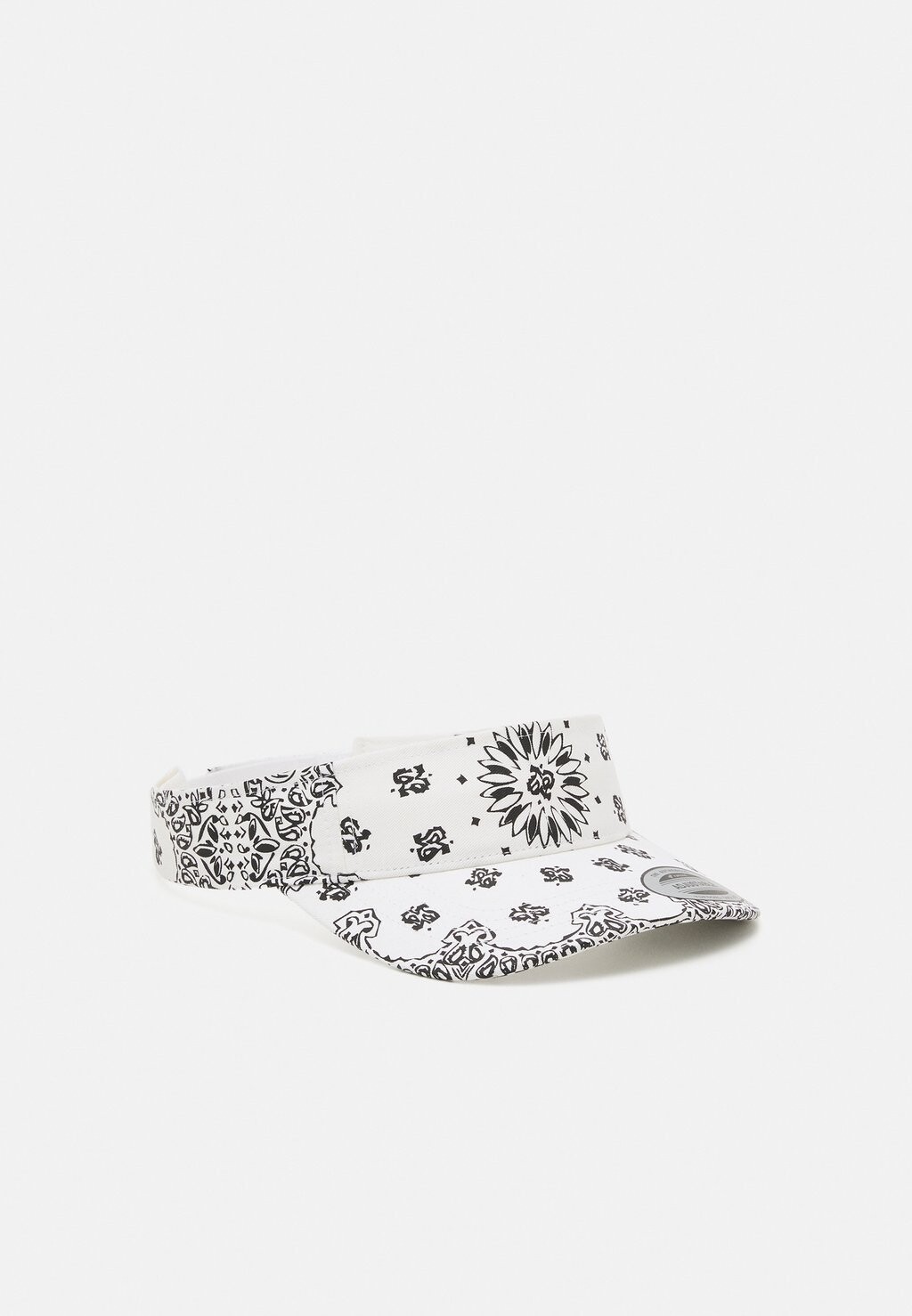 

Бейсболка BANDANA PRINT VISOR UNISEX Urban Classics, цвет white