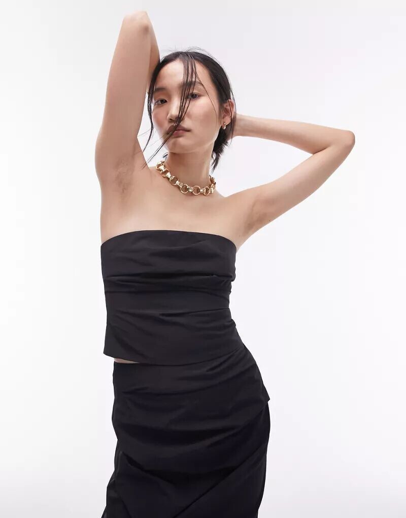 

Черный топ-бандо со сборками из технической ткани Topshop