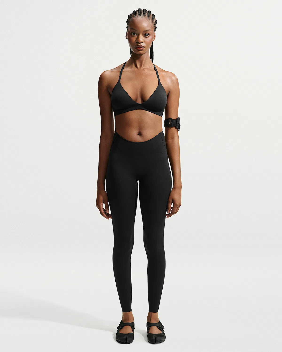 Женский спортивный бюстгальтер Triangle NikeSKIMS Studio Stretch, NSKM Obsidian/NSKM Obsidian — фото 4