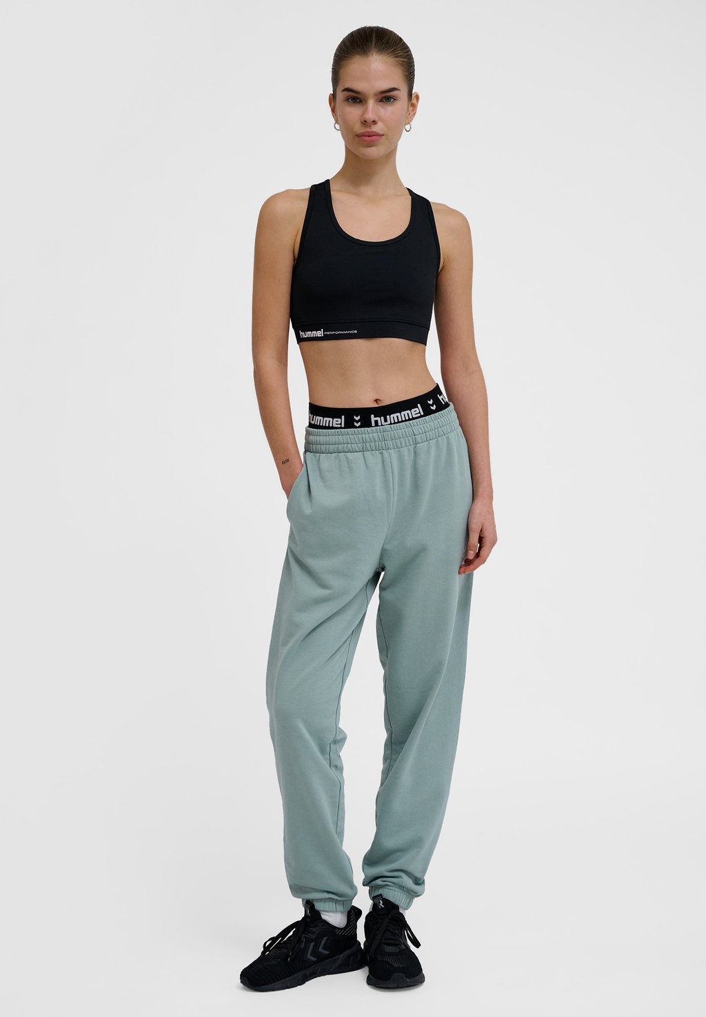 

Спортивные брюки Hummel, зеленый