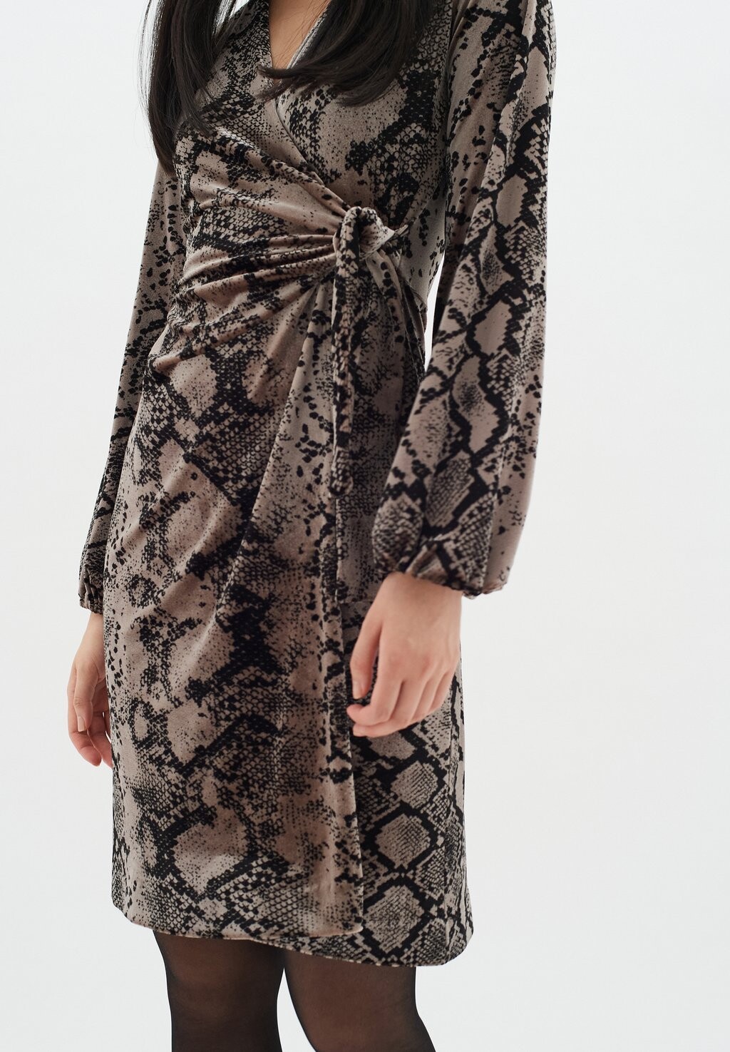 

Повседневное платье BRYNNIW GORIEL WRAP InWear, песочный