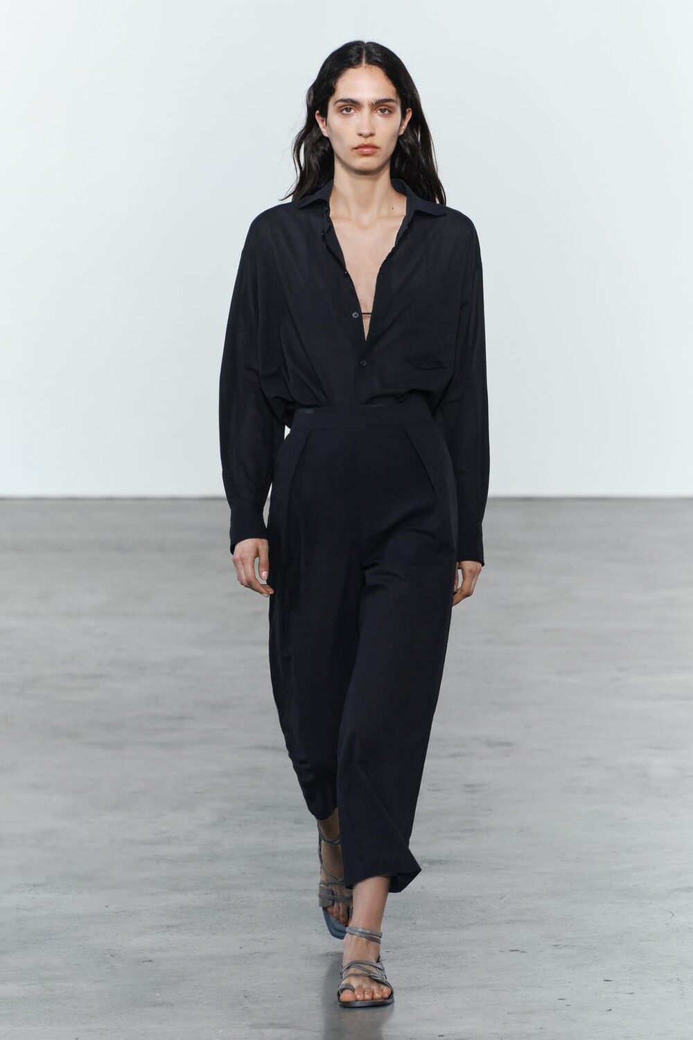

Укороченные брюки ZARA, черный