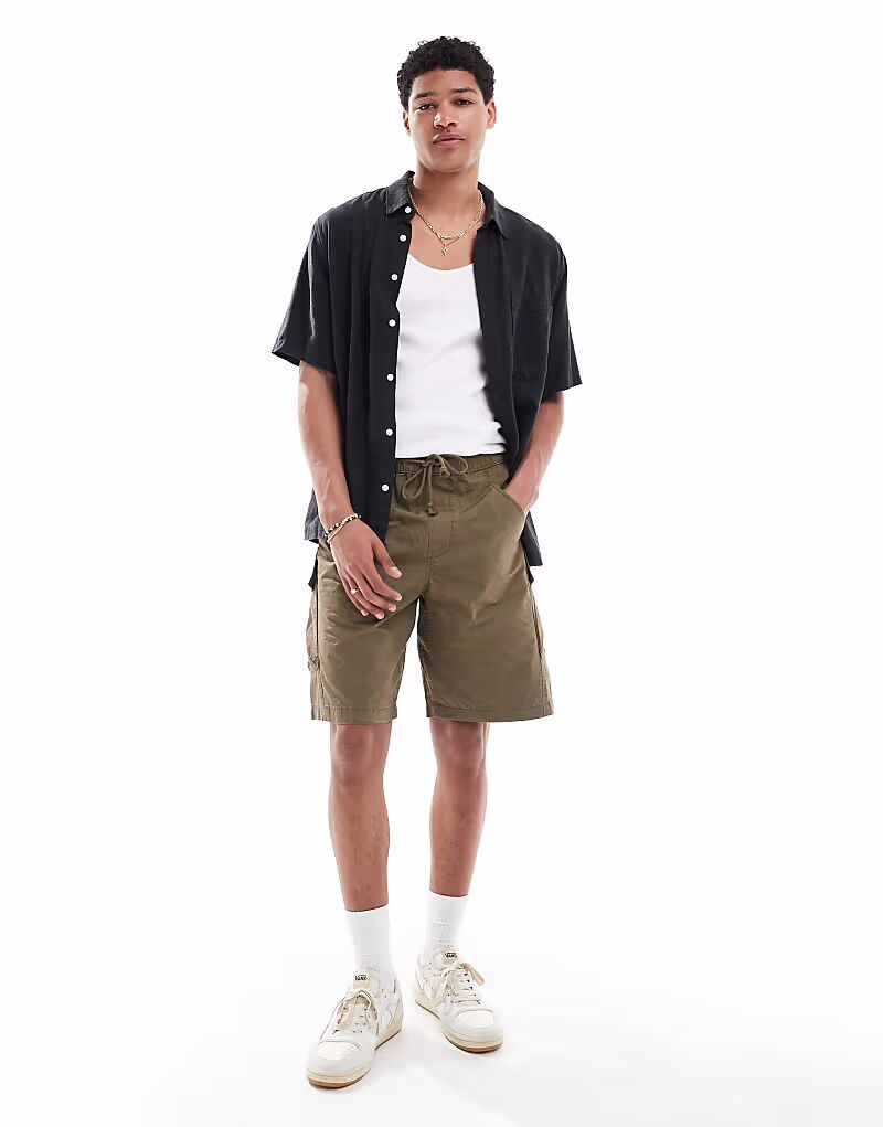 

Короткие шорты-карго Pull&Bear цвета хаки