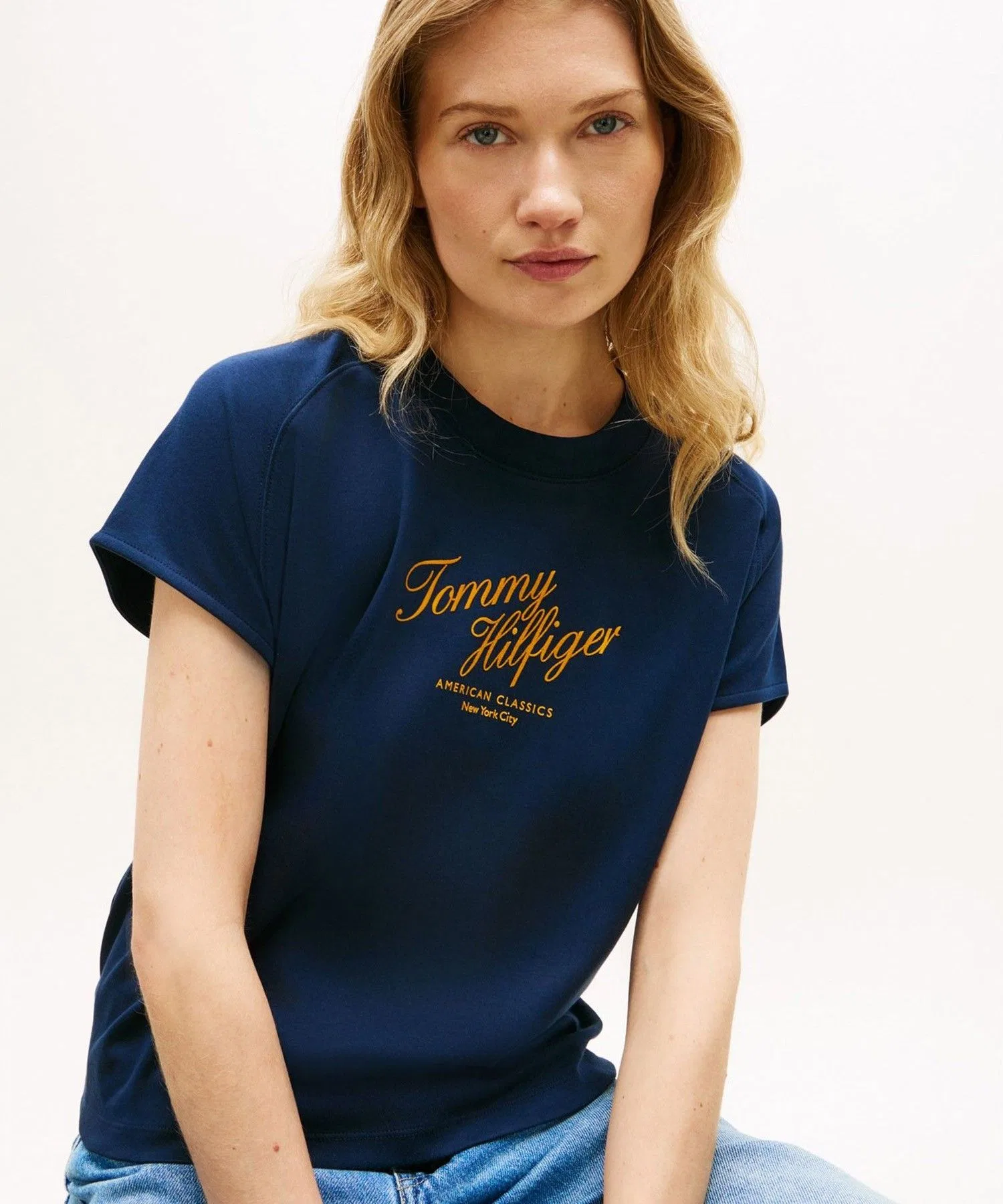 Женская футболка Tommy Hilfiger с логотипом, белая — фото 2