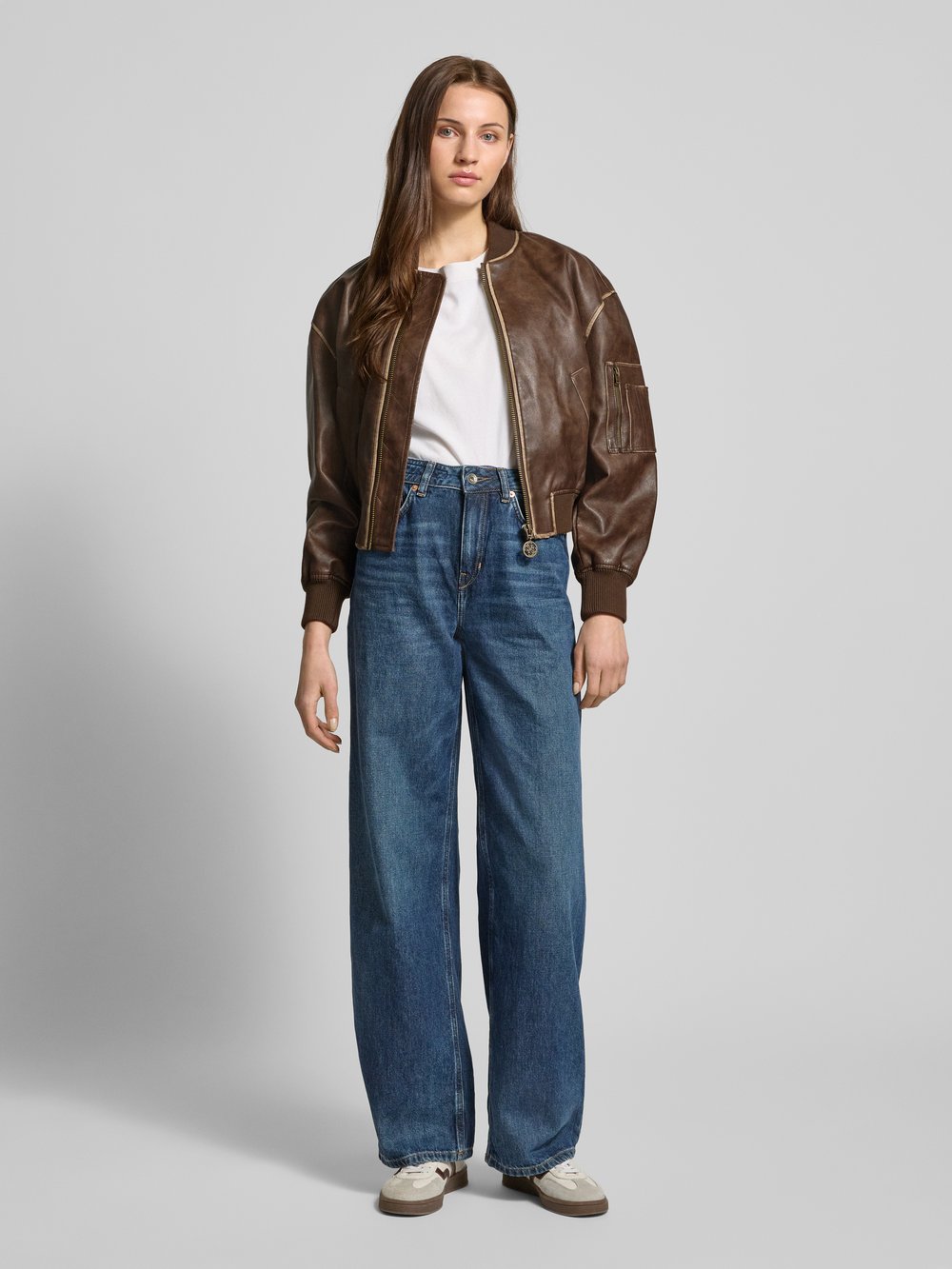 

Куртка из искусственной кожи, модель 'ANGELIQUE' Guess, темно-коричневый