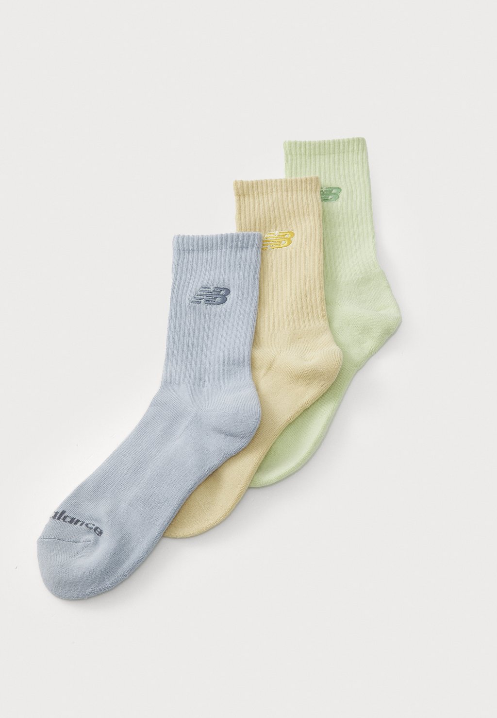 

Носки EMBROIDED LOGO MIDCALF UNISEX 3 PACK New Balance, светло-голубой