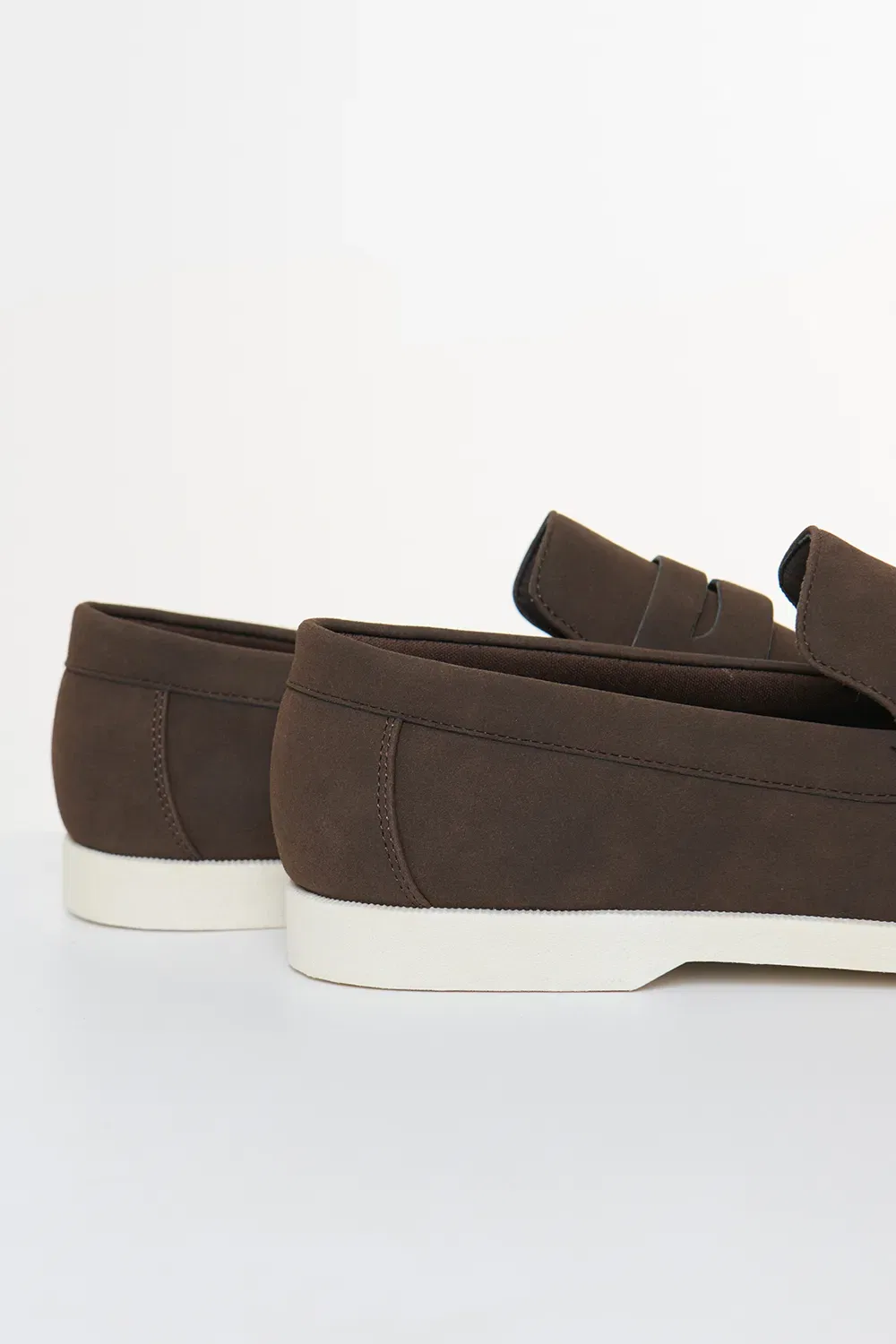 Полуботинки Penny Loafer из искусственной замши Threadbare, шоколадный — фото 2