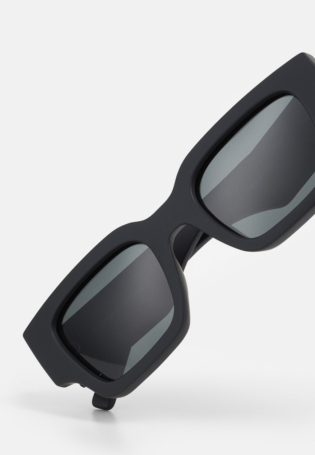 

Солнцезащитные очки ATLANTIS UNISEX Le Specs, черный