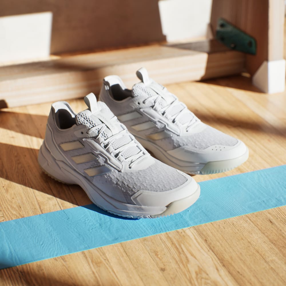 Кроссовки Adidas Crazyflight 6 Indoor Shoes, цвет Cloud White/Silver Metallic/Core Black — фото 4