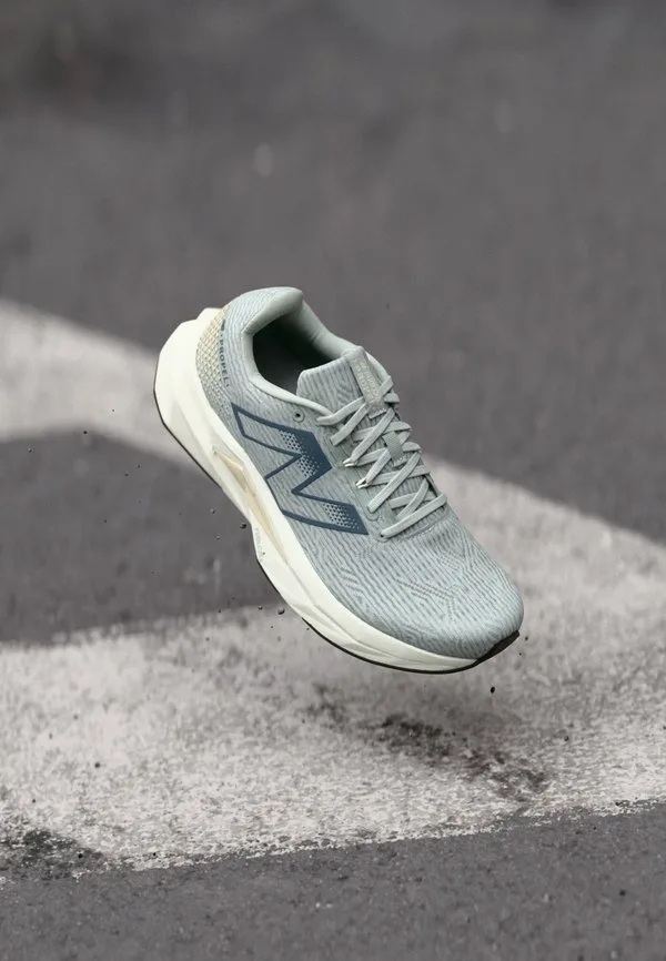 Кроссовки для бега по шоссе fuelcell propel v5 New Balance, Lone Star Grey