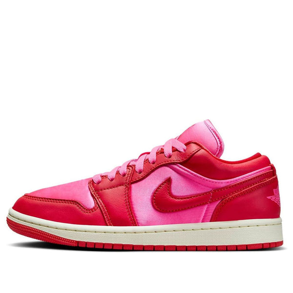 Кроссовки (WMNS) Air Jordan 1 Low 'Pink Blast', красный