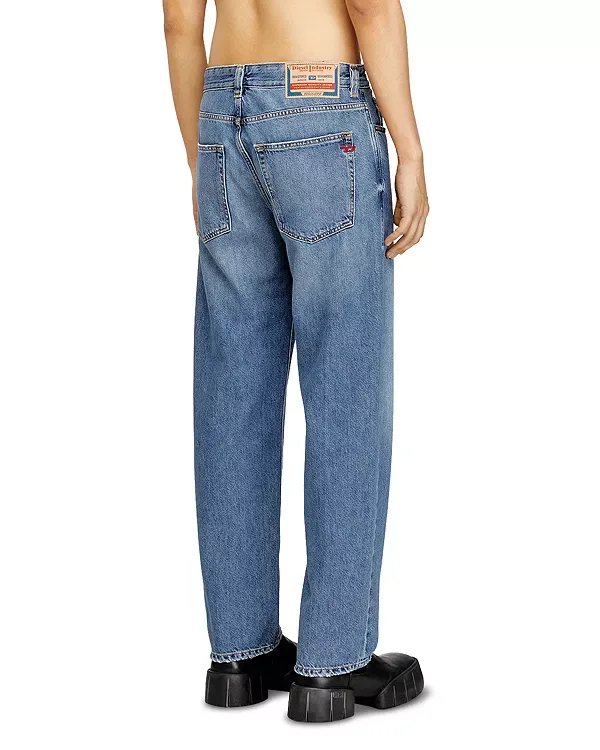 Джинсы прямого кроя с эффектом потертости из денима. Diesel, Denim — фото 3