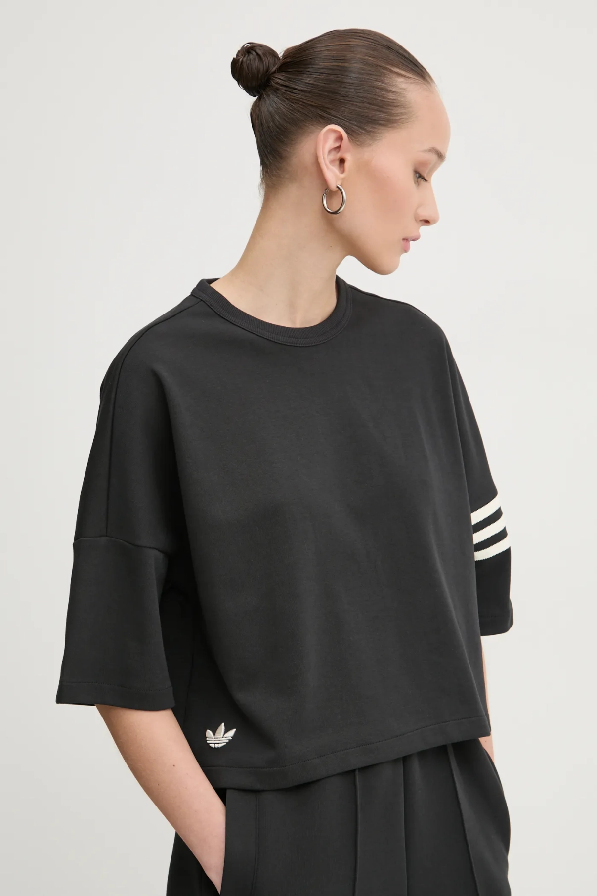 

Футболка Нейклассика adidas Originals, черный